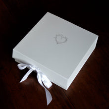 Load image into Gallery viewer, Luna Box - A First Period Kit!