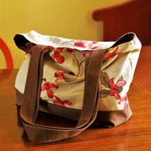 Load image into Gallery viewer, Vanille Tote Bag
