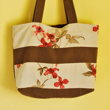 Load image into Gallery viewer, Vanille Tote Bag - Striped
