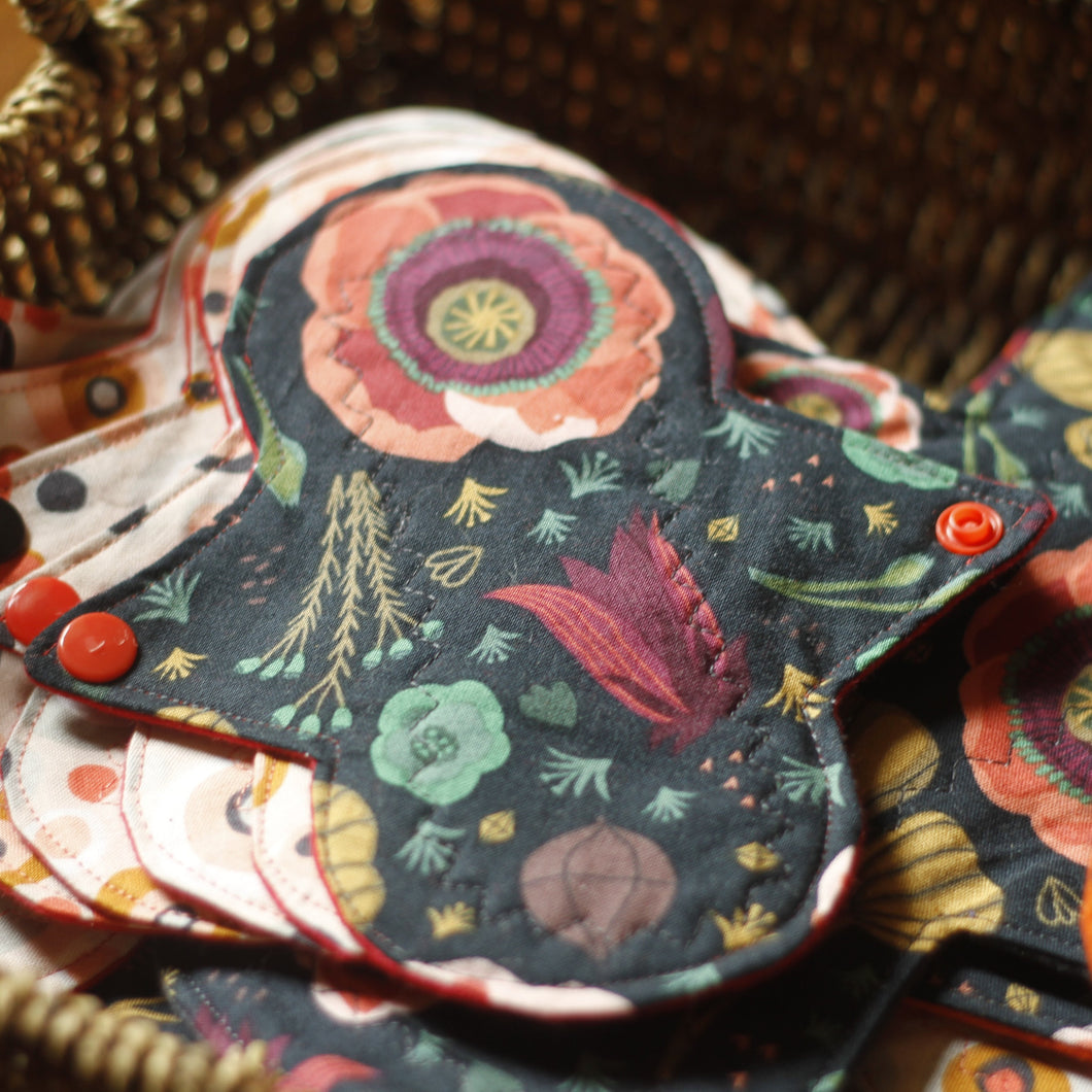 'Dark Blooms' Cloth Panty Liner